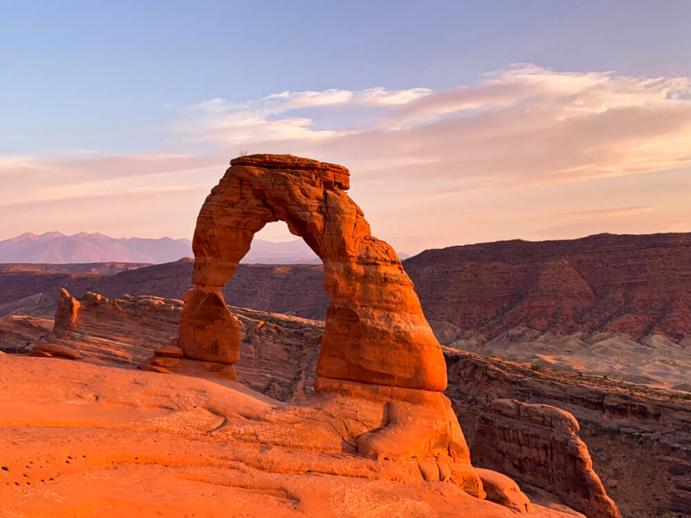 Delicate Arch Sunset Hike: 10 Important Things To Know - Scenic and Savvy
